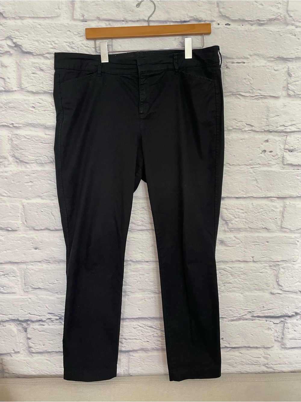 Old Navy Black Pixie Pants